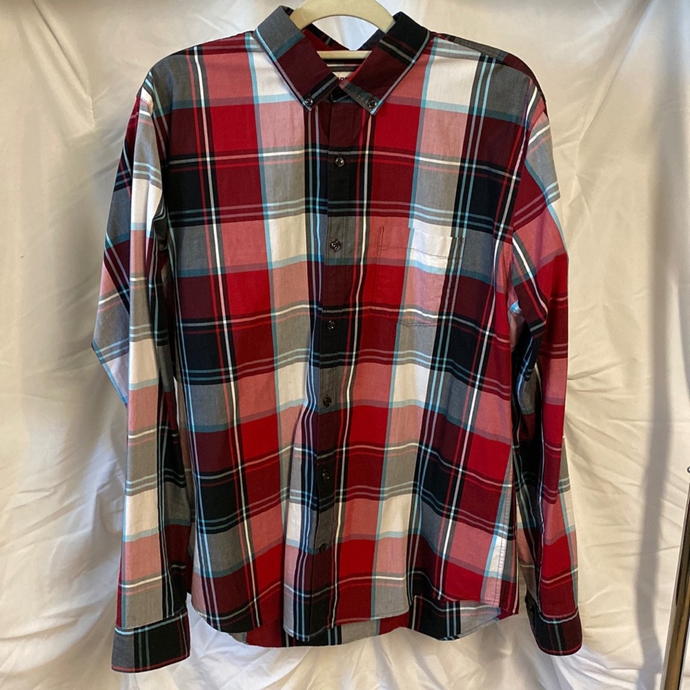 Express Large Fitted Shirt.